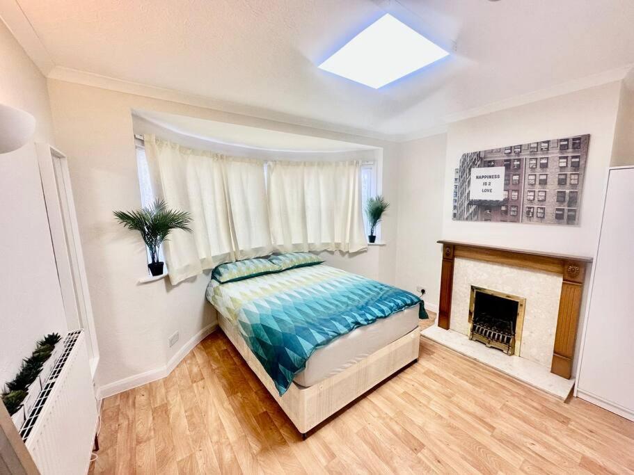 5 Bedroom House In Da7 Erith Exterior foto